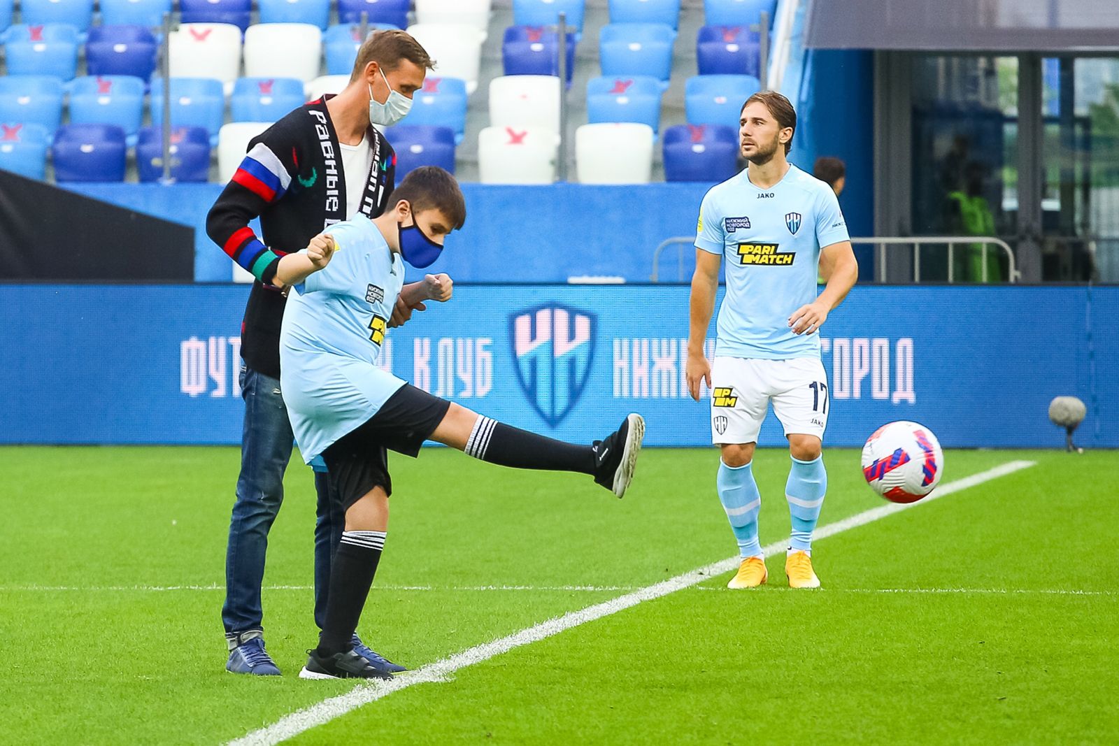 ФК Нижний Новгород помогает футболистам инвалидам
